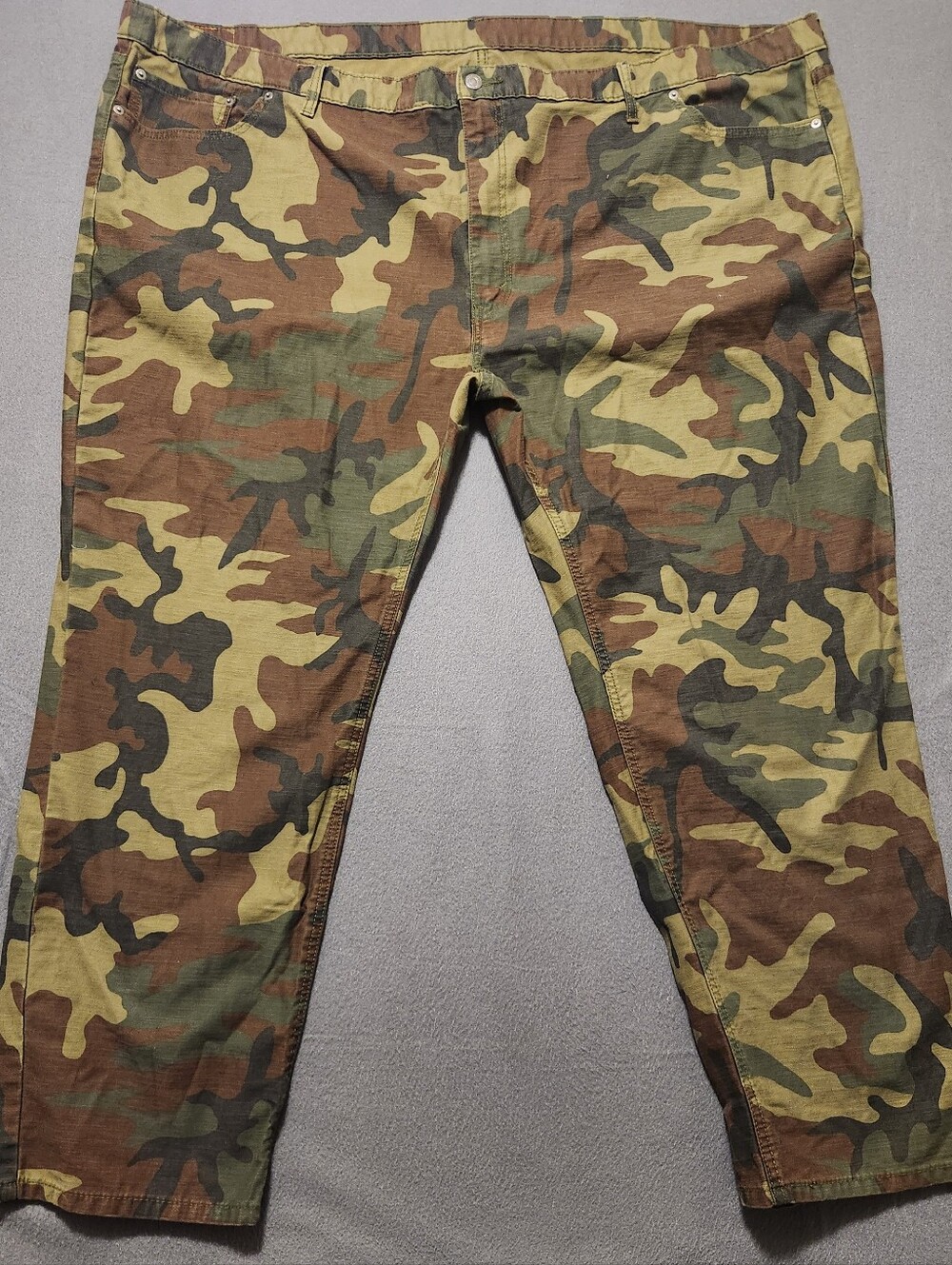 Levis Jeans Mens Size 58x32 Green Brown Camo Straight Leg 541s